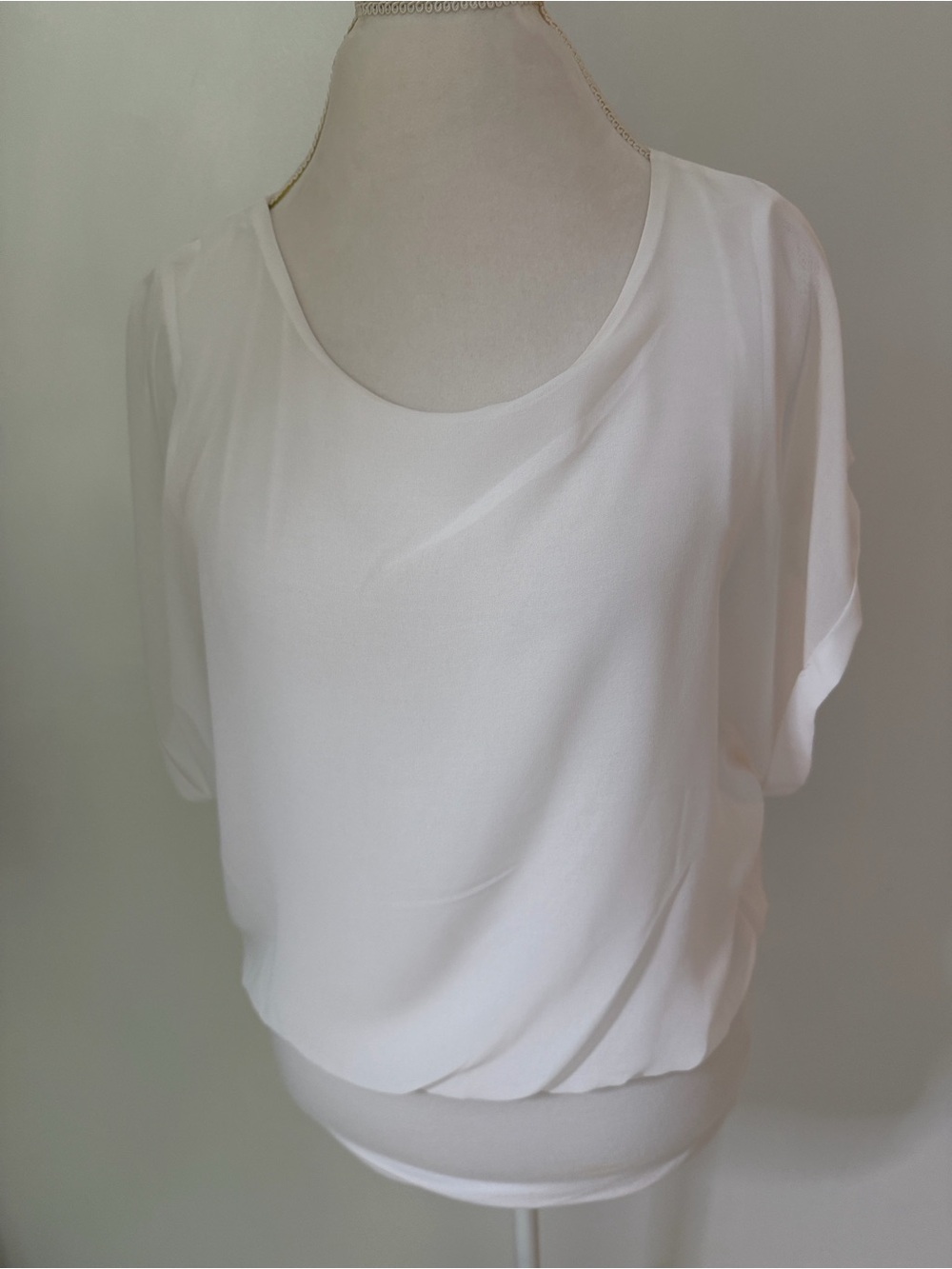 Joseph A. White Silk Tee with Gold Logo Sz Med